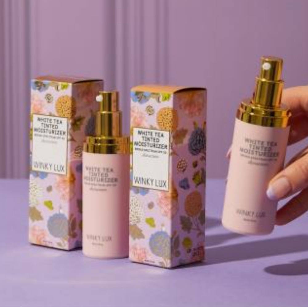 WINKY LUX White Tea Tinted Moisturizer with Gold Pump SPF 30 NWB
